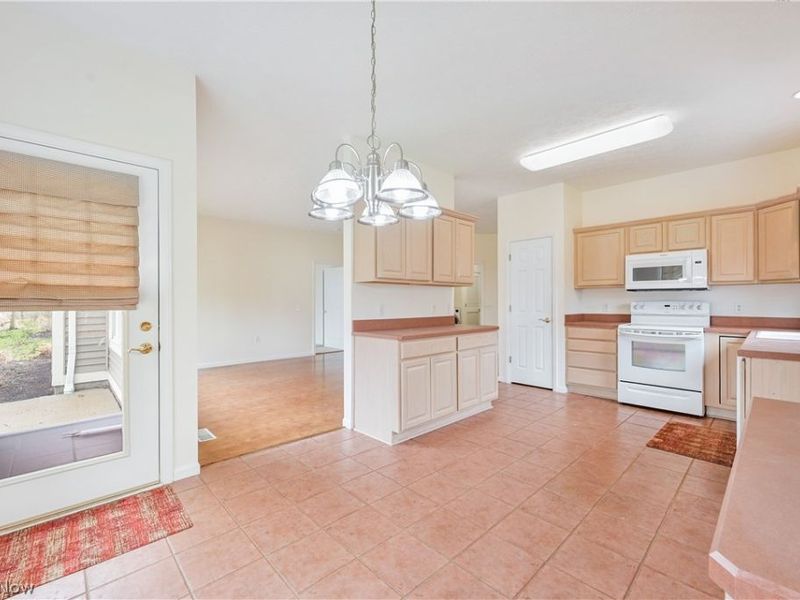 1908 Pembrooke Lane, Avon, OH 44011 Photo 18