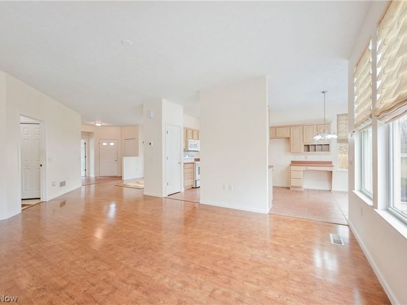 1908 Pembrooke Lane, Avon, OH 44011 Photo 9