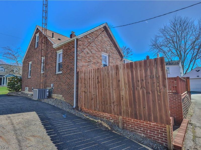 319 Superior Street, Louisville, OH 44641 Photo 10