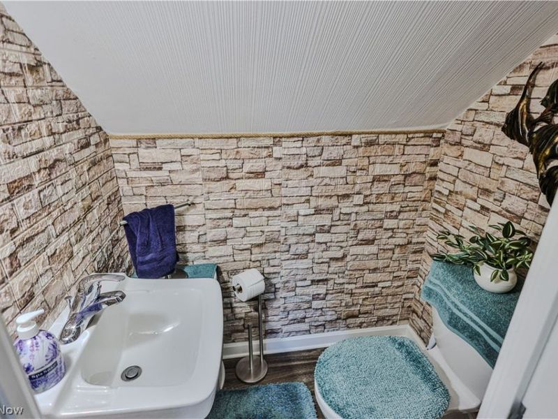 319 Superior Street, Louisville, OH 44641 Photo 35