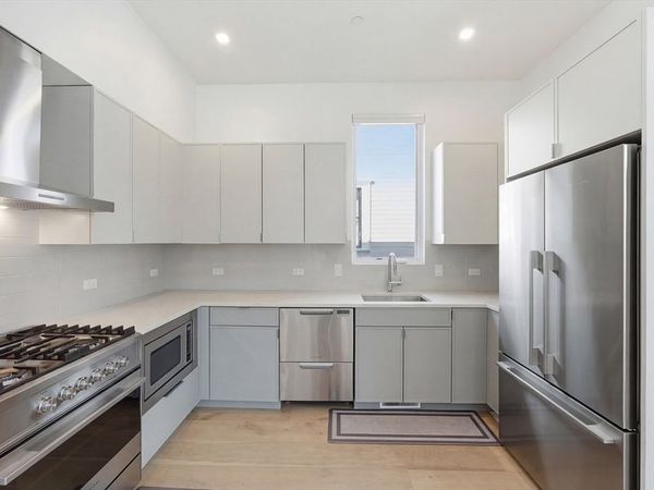 6 Richardson St, Unit 6, Cambridge, MA 02139