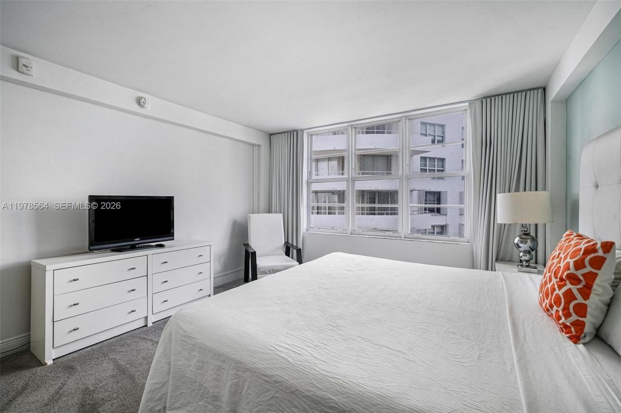 5101 Collins Ave, Unit 11B, Miami Beach, FL 33140 Photo