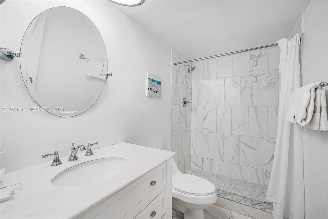 5101 Collins Ave, Unit 11B, Miami Beach, FL 33140 Photo