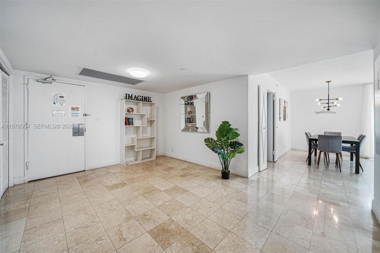 5101 Collins Ave, Unit 11B, Miami Beach, FL 33140 Photo