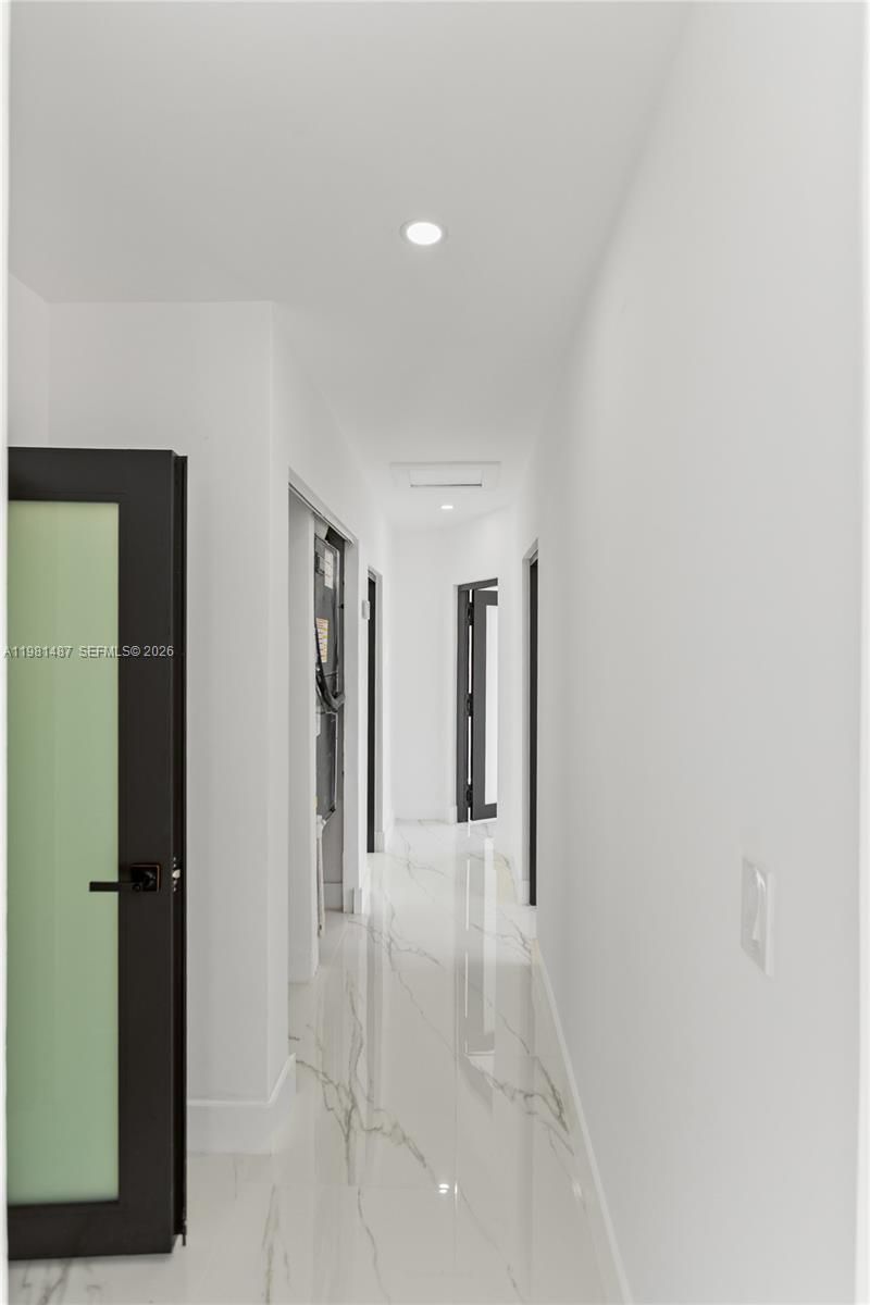 921 W 50th Pl, Hialeah, FL 33012 Photo