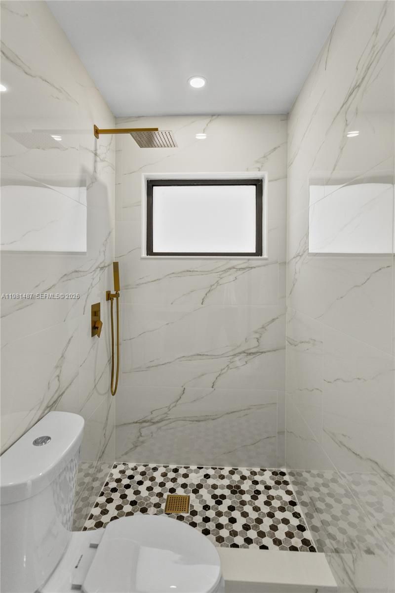 921 W 50th Pl, Hialeah, FL 33012 Photo