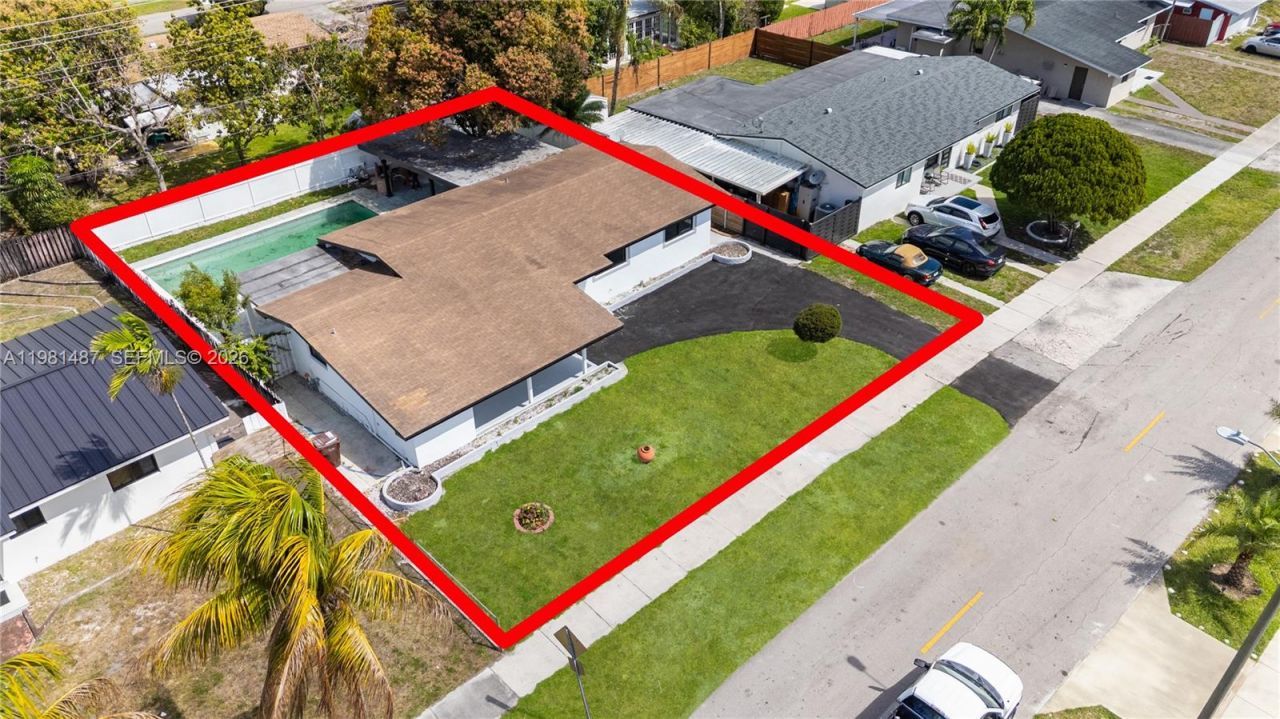 921 W 50th Pl , Hialeah, FL 33012 Photo