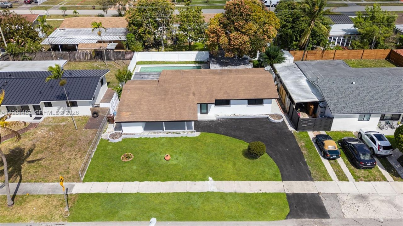 921 W 50th Pl, Hialeah, FL 33012 Photo