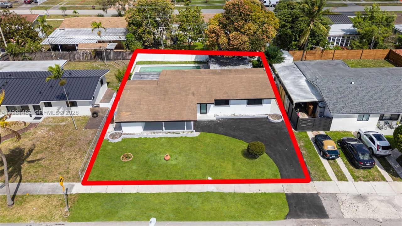 921 W 50th Pl, Hialeah, FL 33012 Photo