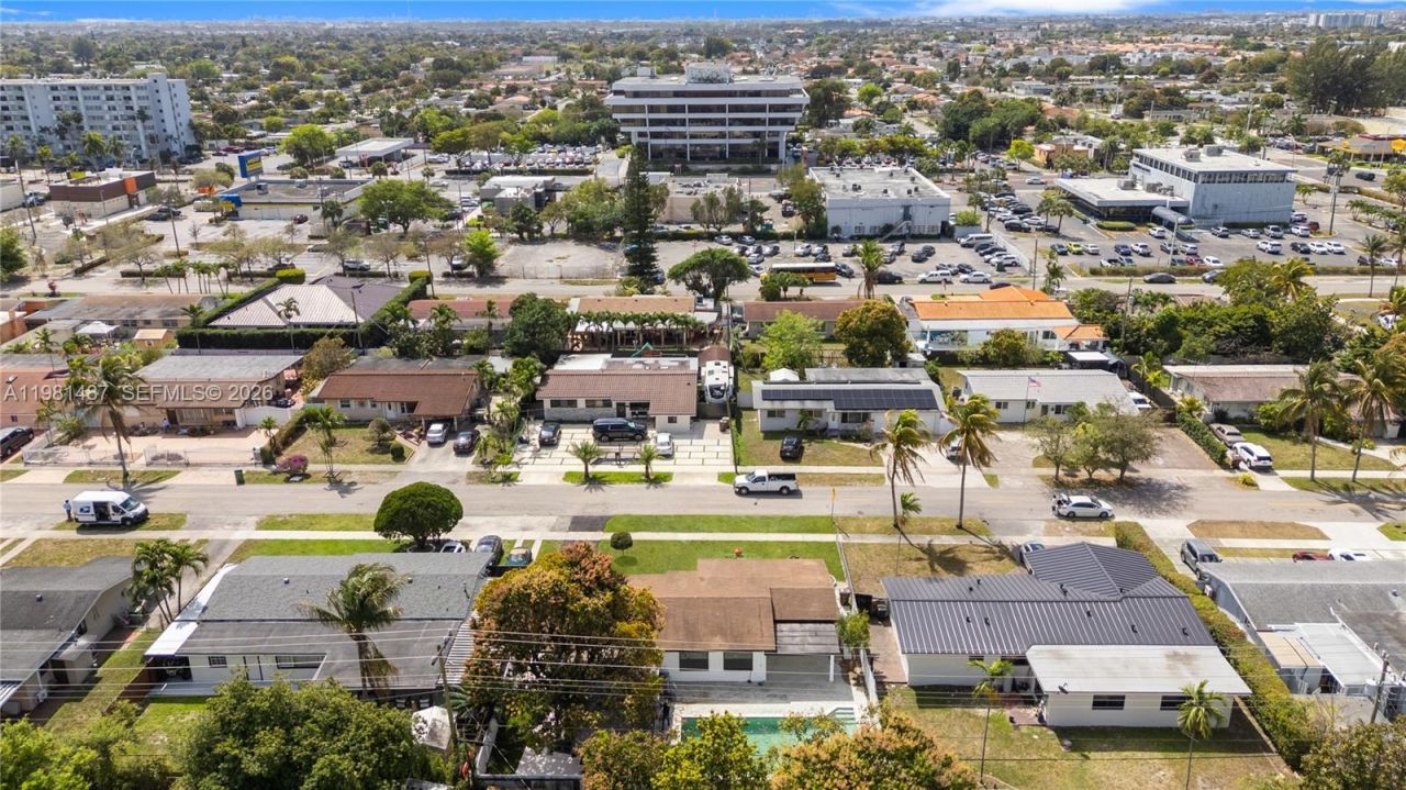 921 W 50th Pl , Hialeah, FL 33012 Photo