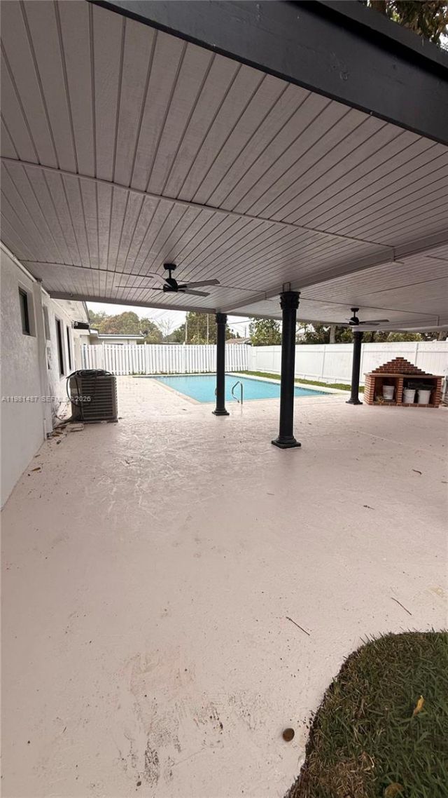 921 W 50th Pl , Hialeah, FL 33012 Photo