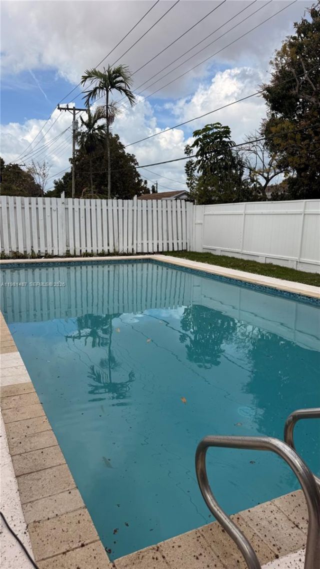 921 W 50th Pl, Hialeah, FL 33012 Photo