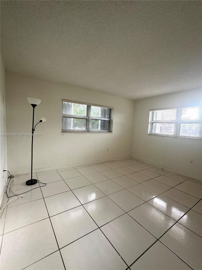 8794 SW 12th St , Unit 105, Miami, FL 33174 Photo