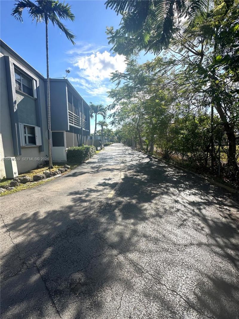 8794 SW 12th St , Unit 105, Miami, FL 33174 Photo