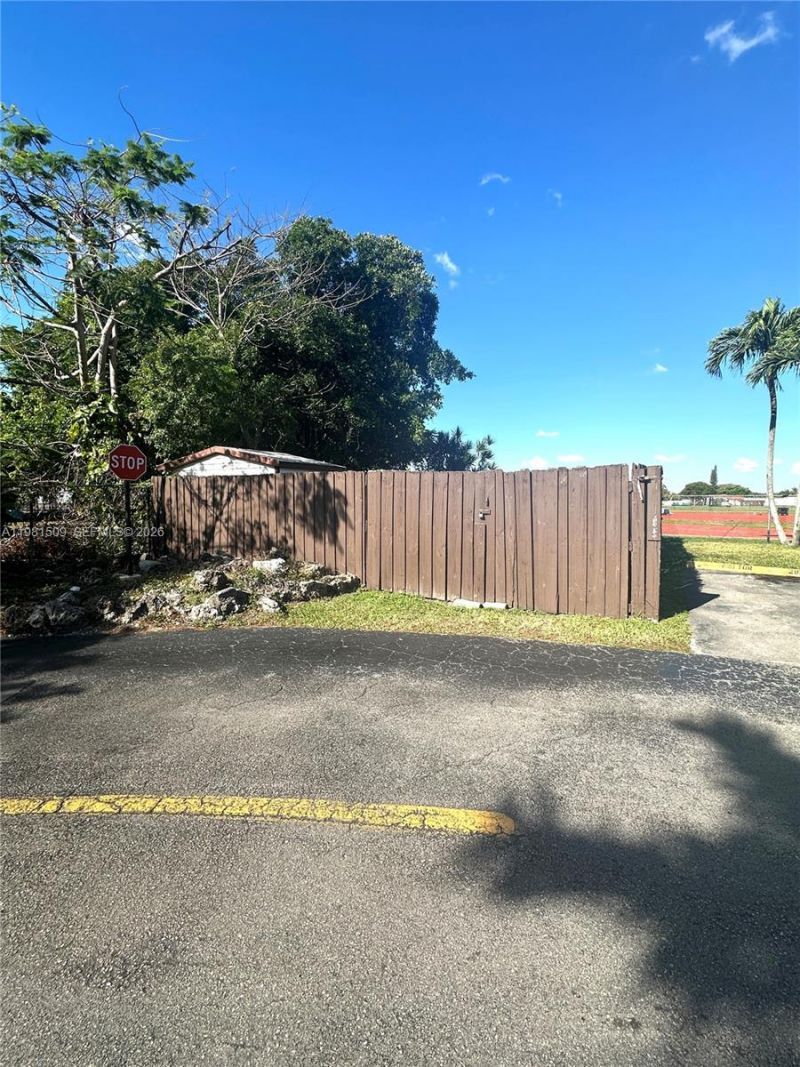 8794 SW 12th St , Unit 105, Miami, FL 33174 Photo