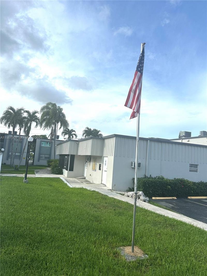 8794 SW 12th St , Unit 105, Miami, FL 33174 Photo