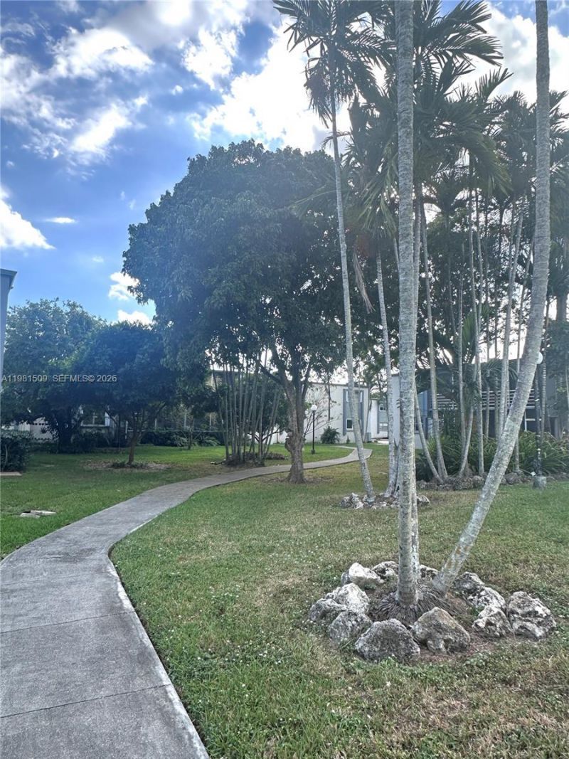 8794 SW 12th St , Unit 105, Miami, FL 33174 Photo
