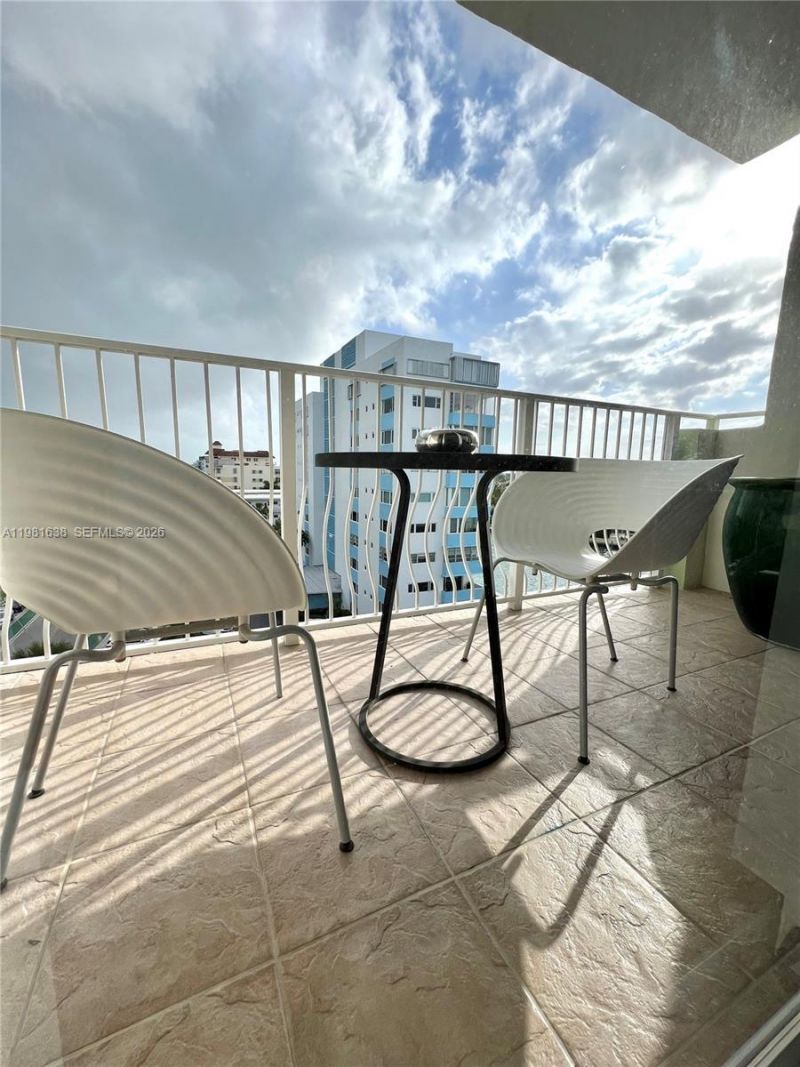 10350 W Bay Harbor Dr, Unit 7N, Bay Harbor Islands, FL 33154 Photo