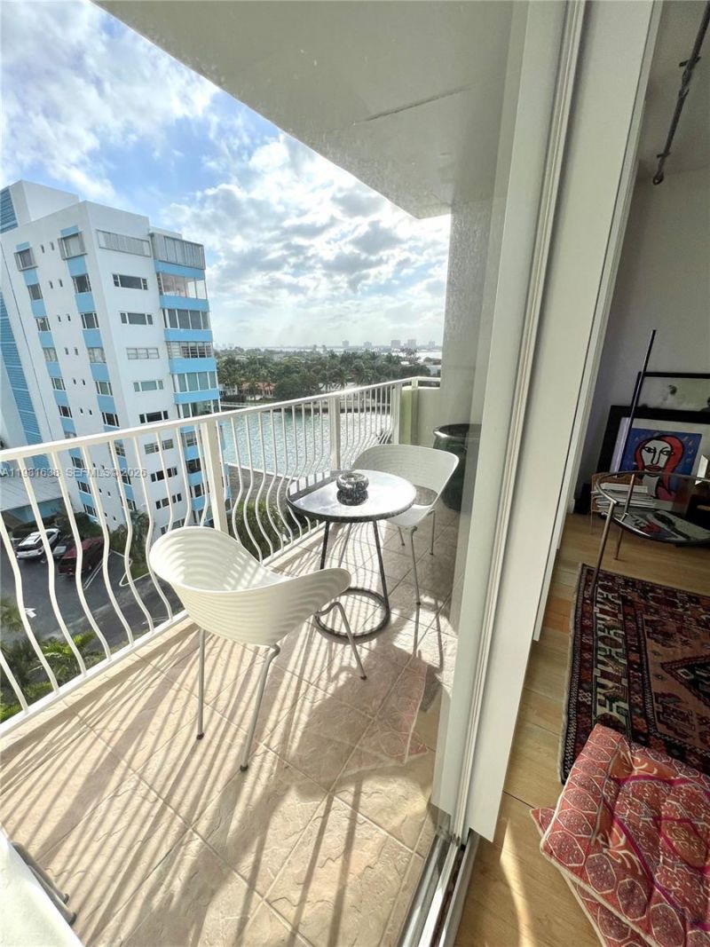 10350 W Bay Harbor Dr, Unit 7N, Bay Harbor Islands, FL 33154 Photo