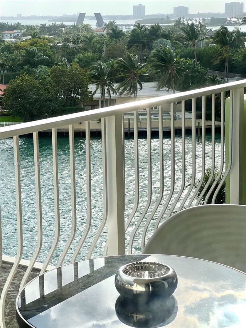 10350 W Bay Harbor Dr, Unit 7N, Bay Harbor Islands, FL 33154 Photo