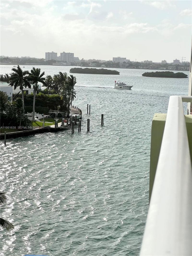 10350 W Bay Harbor Dr, Unit 7N, Bay Harbor Islands, FL 33154 Photo