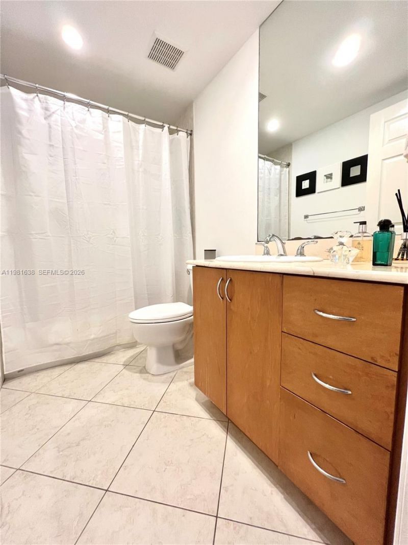 10350 W Bay Harbor Dr, Unit 7N, Bay Harbor Islands, FL 33154 Photo