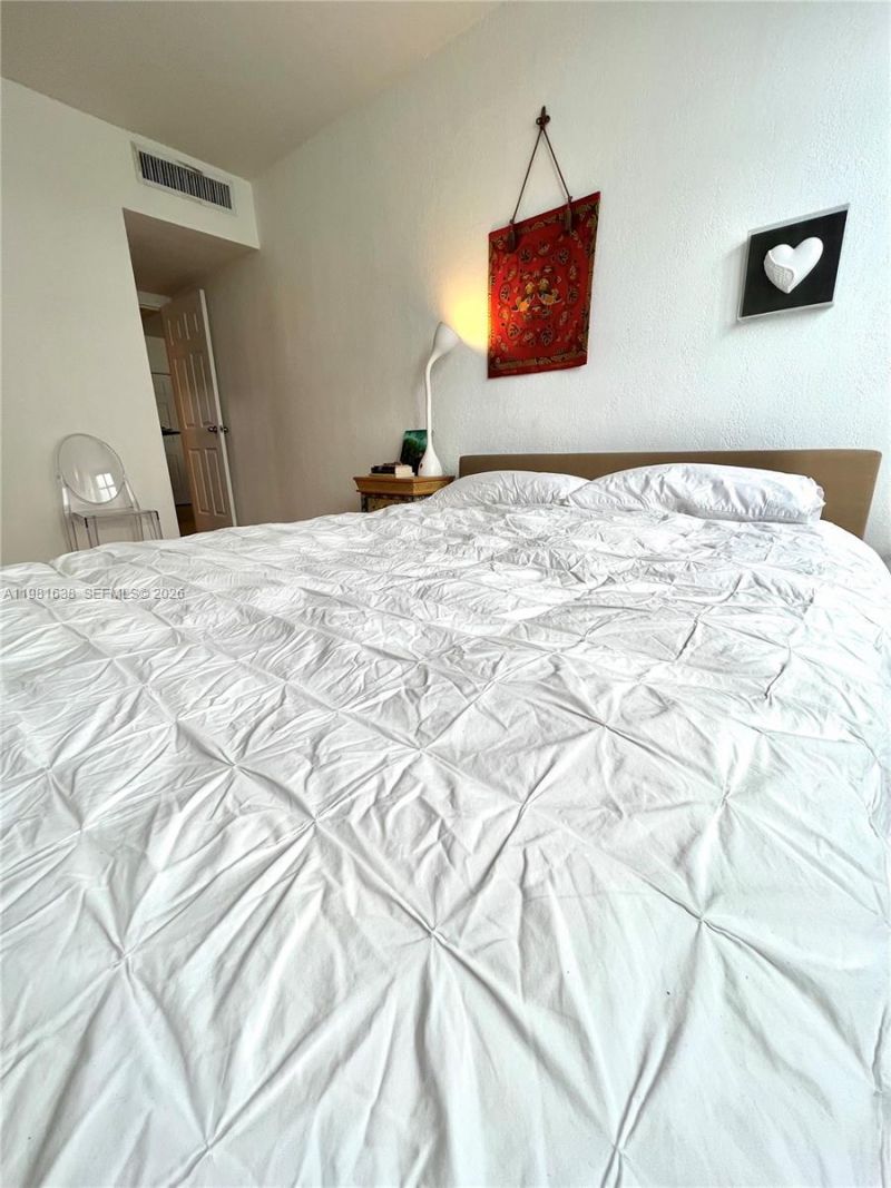 10350 W Bay Harbor Dr, Unit 7N, Bay Harbor Islands, FL 33154 Photo