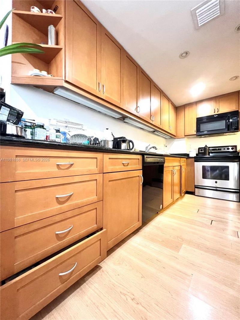 10350 W Bay Harbor Dr, Unit 7N, Bay Harbor Islands, FL 33154 Photo