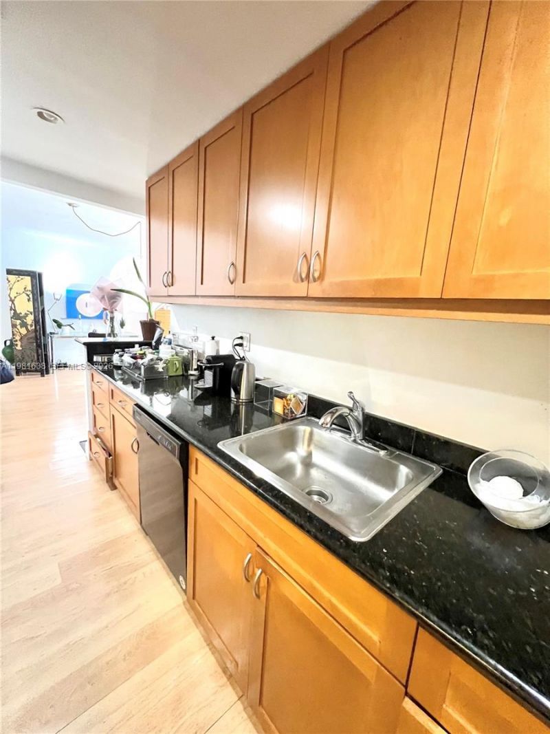 10350 W Bay Harbor Dr, Unit 7N, Bay Harbor Islands, FL 33154 Photo