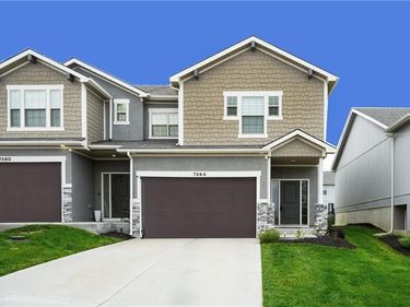 7364 Aaron Street, Unit 26 D, Parkville, MO 64152