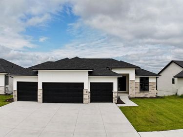 5504 N 212th Avenue , Elkhorn, NE 68022