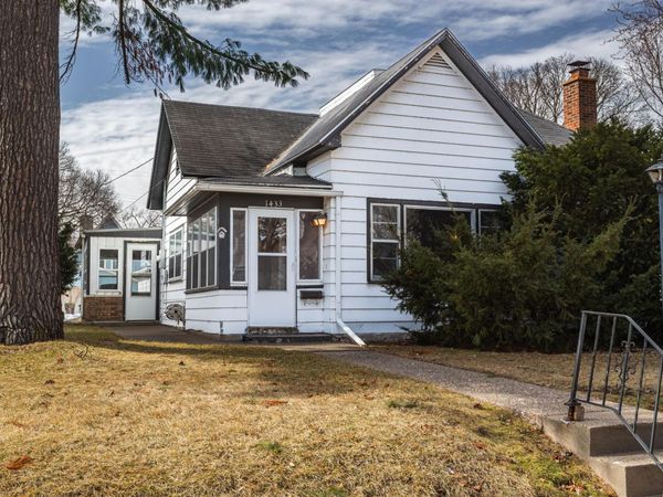 1433 Kane St, La Crosse, WI 54603