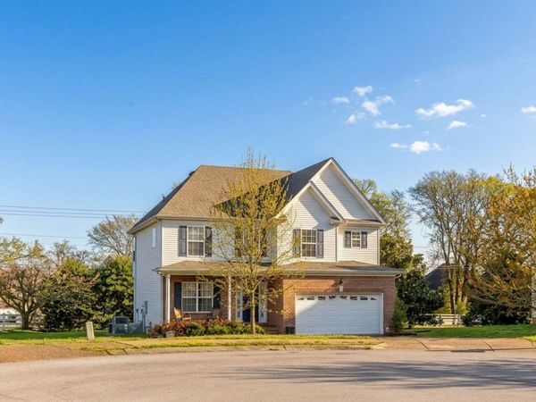 2012 Trenton Dr, Spring Hill, TN 37174