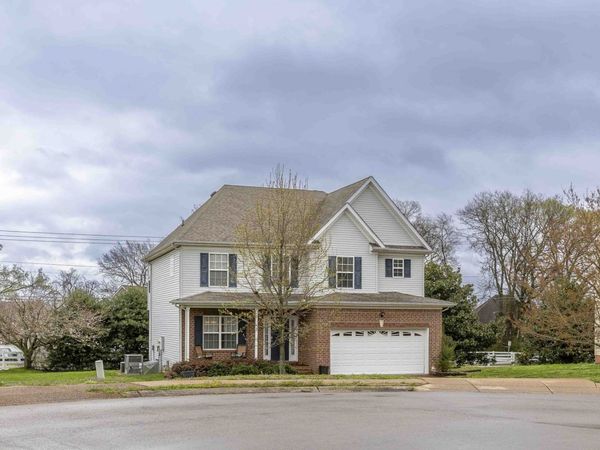 2012 Trenton Dr, Spring Hill, TN 37174