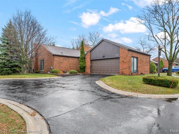 3118 Lindenwood Drive, Dearborn, MI 48120