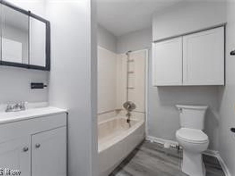 223 E Maple Street E, Hartville, OH 44632 Photo 11