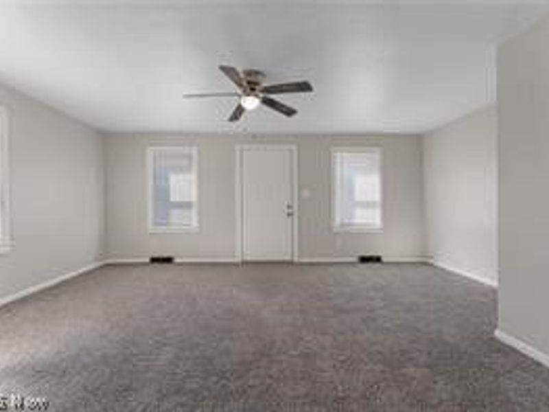 223 E Maple Street E, Hartville, OH 44632 Photo 17