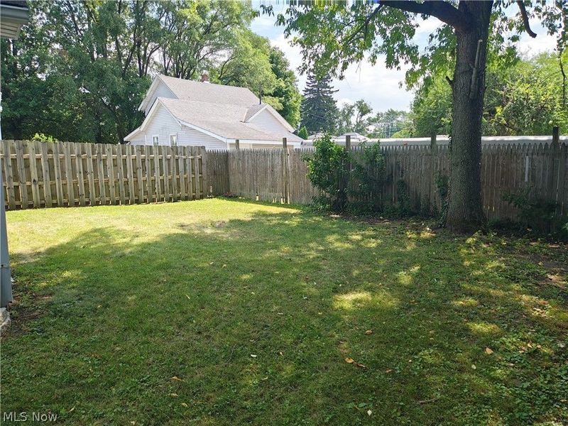 914 W 50th Street, Ashtabula, OH 44004 Photo 5