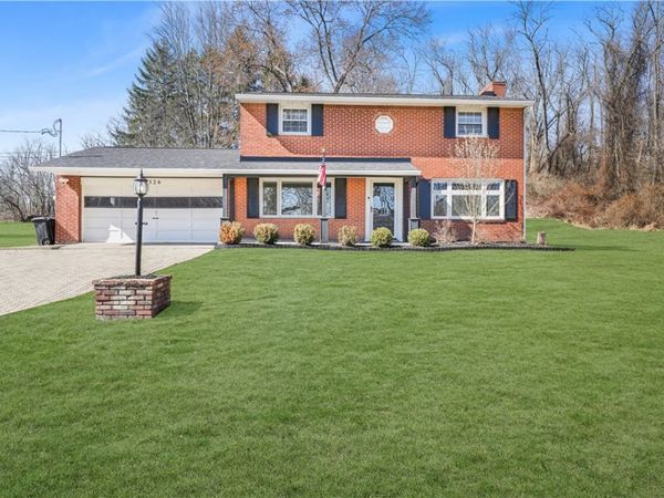 326 Sycamore St, Imperial, PA 15126