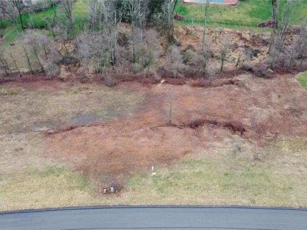 1121 Augusta Circle, North Huntingdon, PA 15642