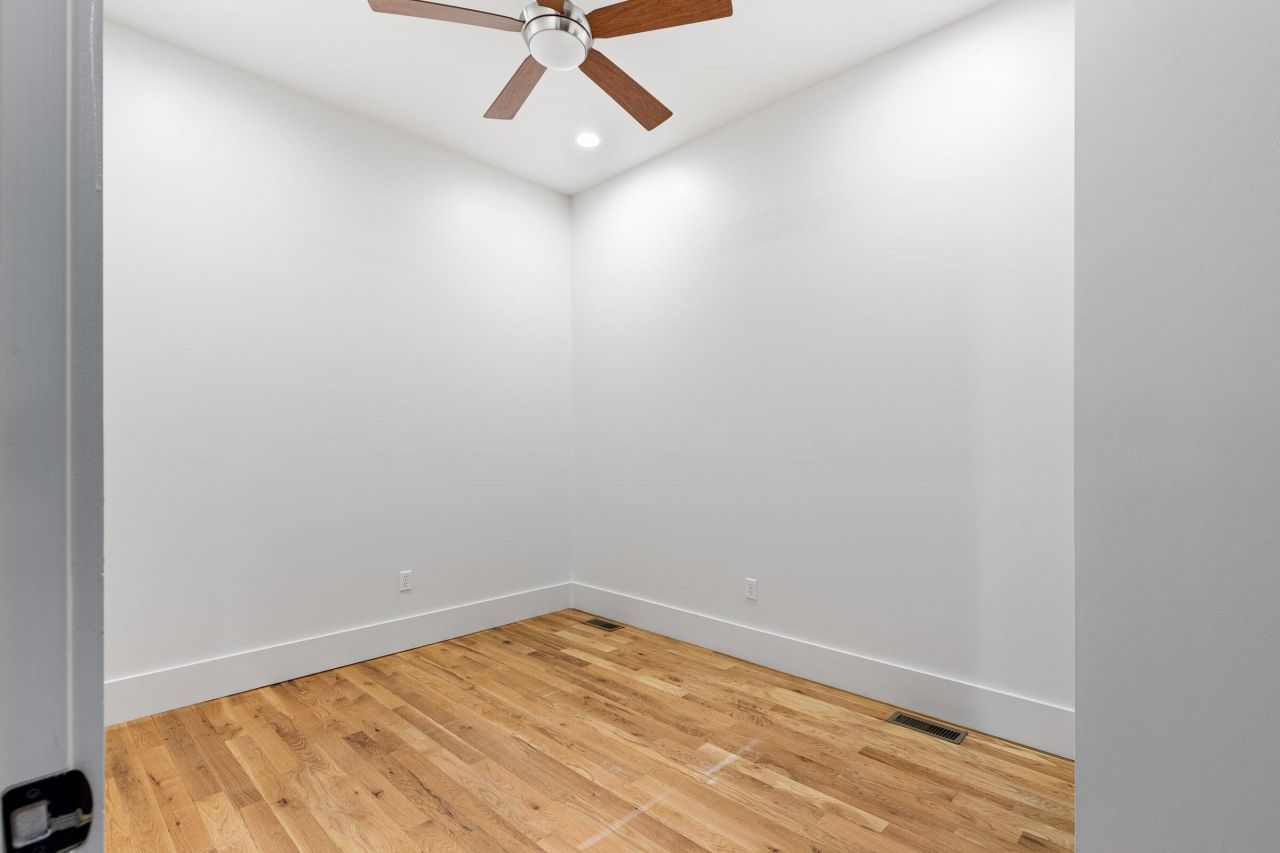 247 Rutledge Avenue Photo 17