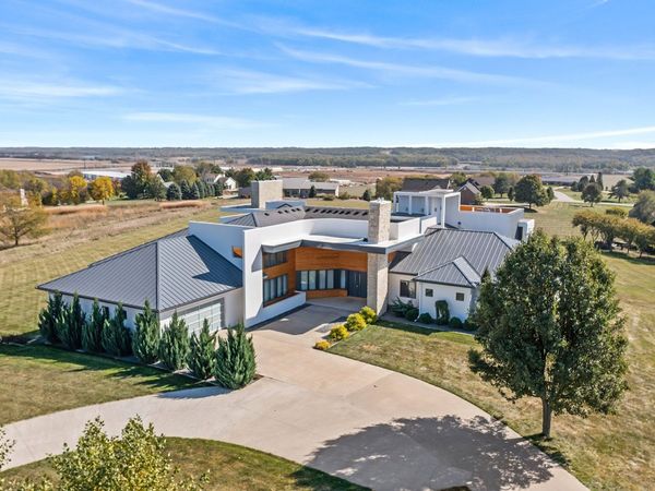 31600 Silverado Lane, Waukee, IA 50263