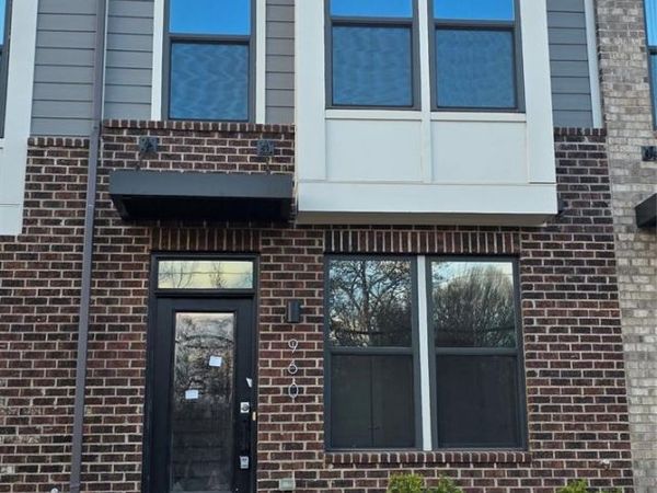 960 Broad River Lane , Charlotte, NC 28211