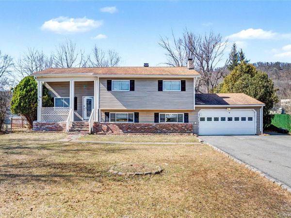 46 Merriewold Lane N, Monroe, NY 10950