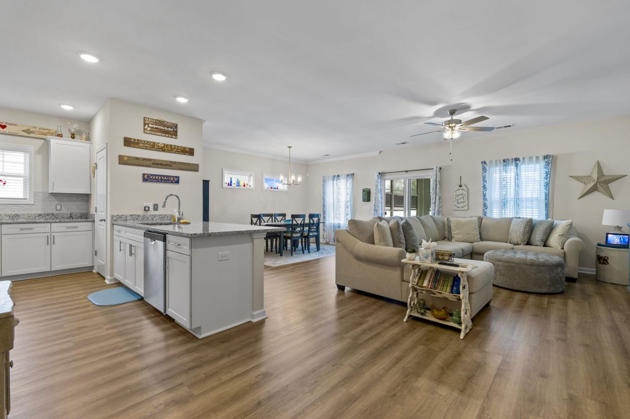 562 Honeyhill Loop Photo 10