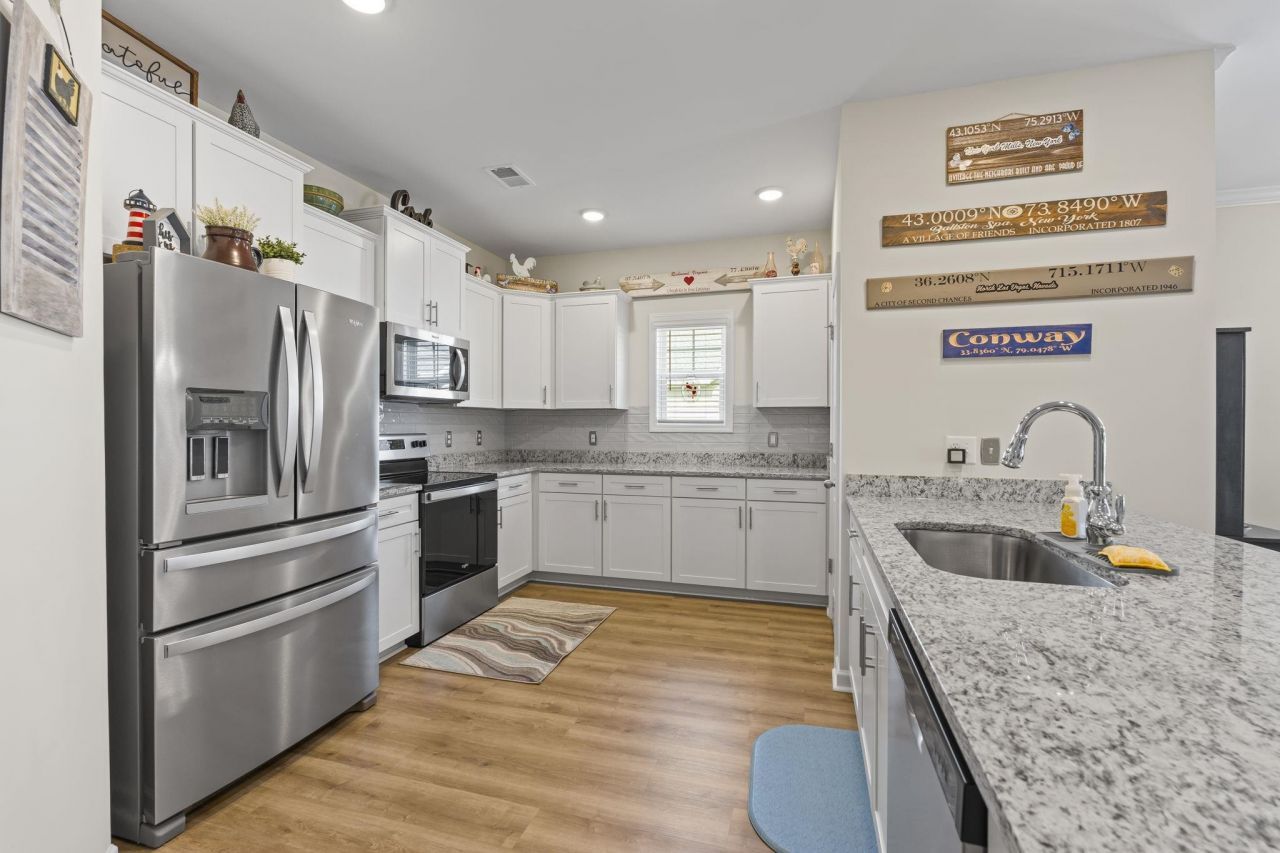 562 Honeyhill Loop Photo 11