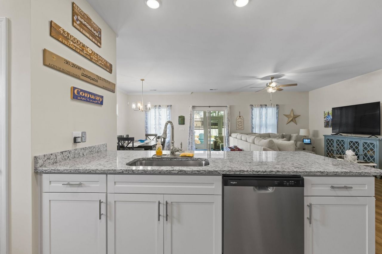 562 Honeyhill Loop Photo 12