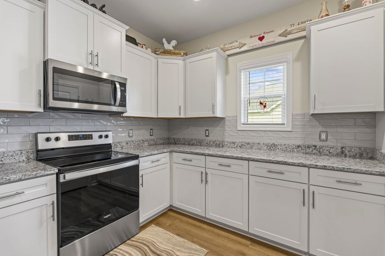 562 Honeyhill Loop Photo 13