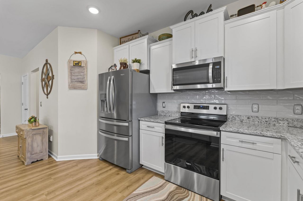 562 Honeyhill Loop Photo 14