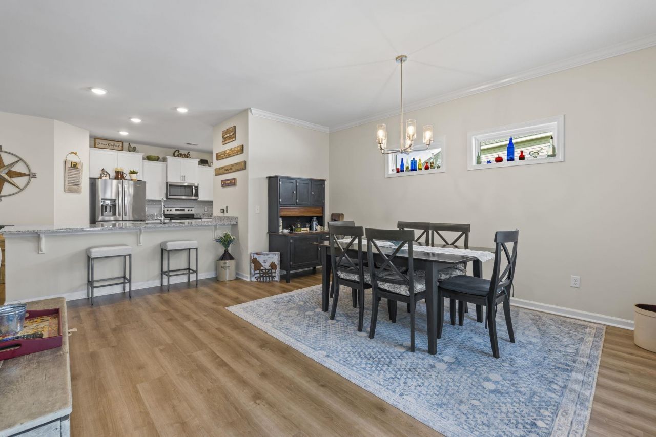 562 Honeyhill Loop Photo 18